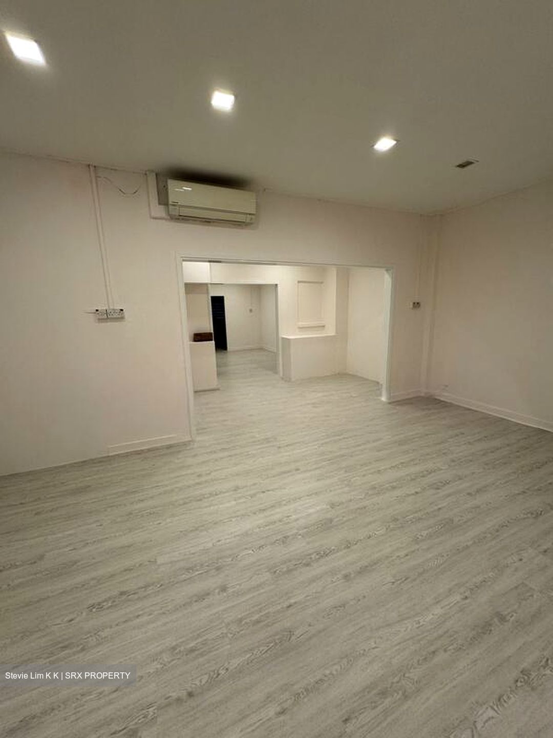 Goldhill Shopping Centre (D11), Office #530819581